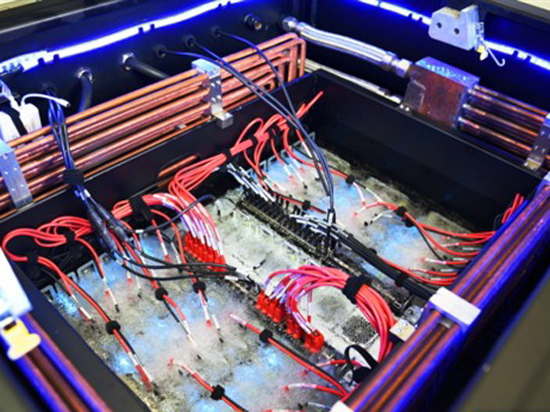 阿里云服務(wù)器也用上油冷！“麒麟”能源利用率逼近極限