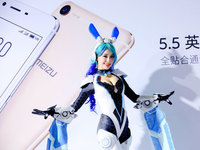 沒雙攝卻有變形金剛！魅藍E2發布1299元起