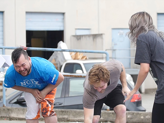 無(wú)人機(jī)只能航拍？其實(shí)還可以做更瘋狂的事