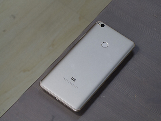 怪我咯？ 華為回應小米Max 2直播事件：這黑鍋我們不背