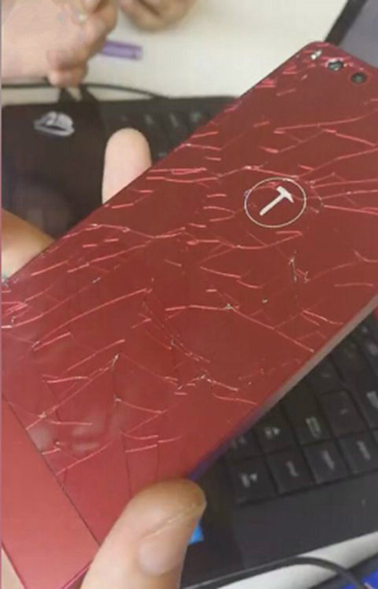 堅果Pro背殼“崩裂”了！ 官方售后處理良心