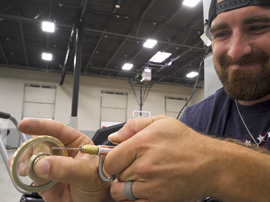 指尖陀螺只是隨便轉(zhuǎn)轉(zhuǎn)？老外這些玩法你根本不會