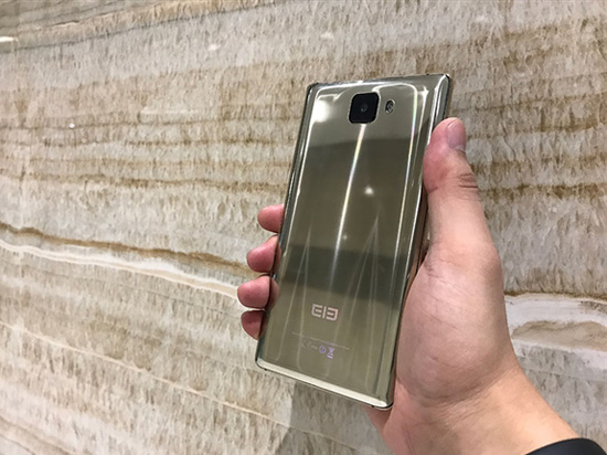 國產千元全面屏機大象S8外媒上手：搭載聯發(fā)科X20處理器