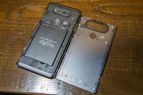 超大無線模塊植入！LG V30無線充電功能值得期待