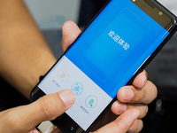 Talk客：不再是PPT技術(shù)？隱藏式指紋識別會是新方向嗎