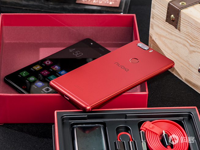 來(lái)一點(diǎn)熱情吧！努比亞nubia Z17烈焰紅圖賞