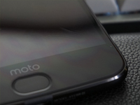 沒(méi)毛病！摩托羅拉實(shí)力回應(yīng)Moto Z2 Force屏幕不耐刮