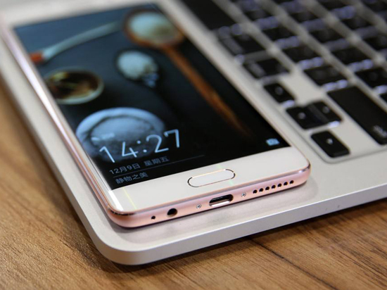 華為Mate 10繼續(xù)雙旗艦策略！Mate 9跳水價迎接