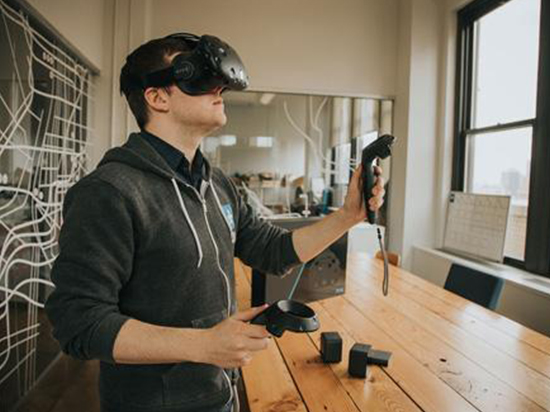 HTC Vive風(fēng)光無限！為什么HTC還要考慮賣身？