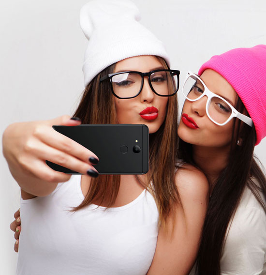 榮耀V9 play攜手暢玩6登陸，實(shí)用千元機(jī)新選擇