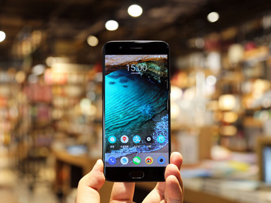 這些手機(jī)助你輕松上分：最適合玩《王者榮耀》的竟是它？