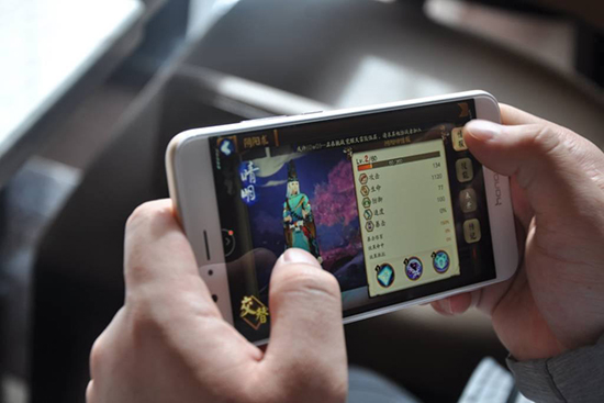 Talk客：6GB大運(yùn)存手機(jī)遍地走，是剛需還是噱頭？