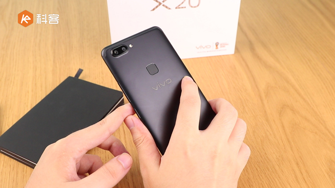 vivo X20上手體驗：Super AMOLED全面屏差別居然這么大？