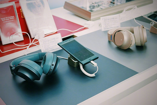 科客晚報：OPPO首款全面屏手機發(fā)布，三星拿下屏下指紋識別專利