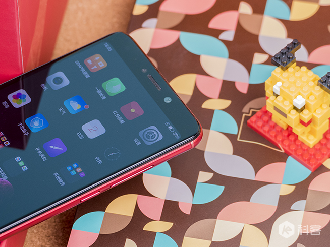 糖果SOAP R11圖賞:開(kāi)啟千元級(jí)全面屏智能手機(jī)時(shí)代