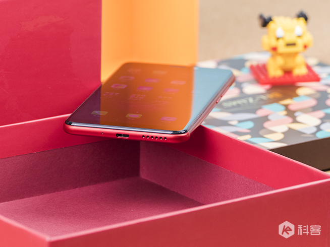 糖果SOAP R11圖賞:開(kāi)啟千元級(jí)全面屏智能手機(jī)時(shí)代