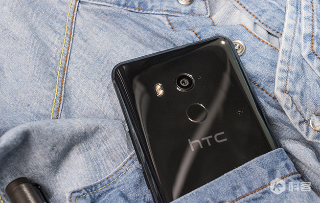 HTC U11+圖賞：全面屏+玻璃鏡面后蓋，高顏值新旗艦