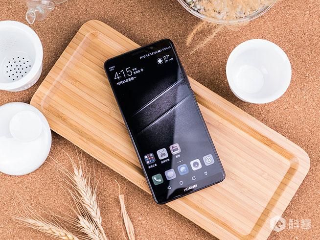 科客晚報：三星S9拒絕跟風配劉海，曲屏Nokia 9真機渲染圖曝光