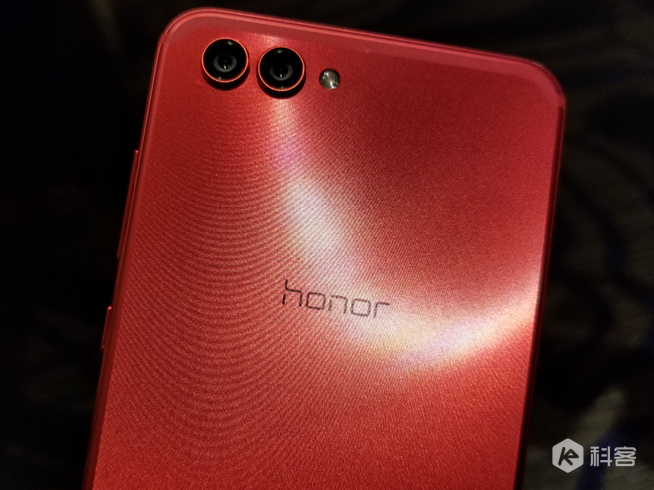 AI不釋手的體驗(yàn)！麒麟970全面屏旗艦榮耀V10評(píng)測(cè)