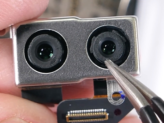 雷蛇安卓旗艦手機拆解：屏幕設(shè)計特別還兼具散熱功能