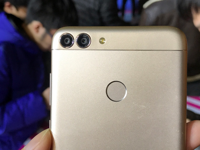 全面屏雙攝安卓8.0都有！華為暢享7S發布1499元起