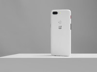 一加5T好評率滿分！全新砂巖白版上市，工藝再升級