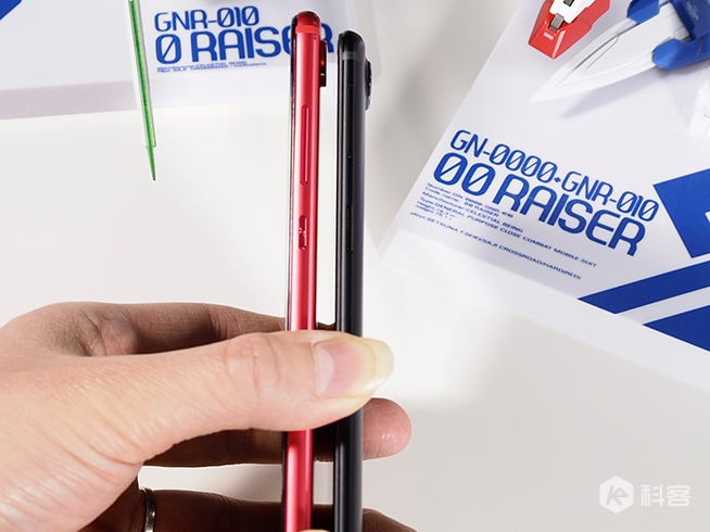 榮耀V10對(duì)比一加5T：同為全面屏但色彩差別原來這么大