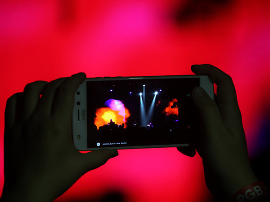 摩托首款全面屏模塊手機(jī)？Moto Z3 Play官方渲染圖曝光