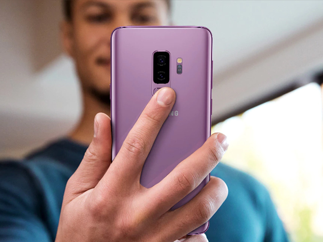 近期手機(jī)大佬都很忙：雷軍拜訪不忘秀新機(jī) 三星老大向小米取經(jīng)