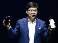 余承東強調(diào)“很嚇人的技術(shù)”：6月榮耀手機首發(fā) 舊機可通過升級支持