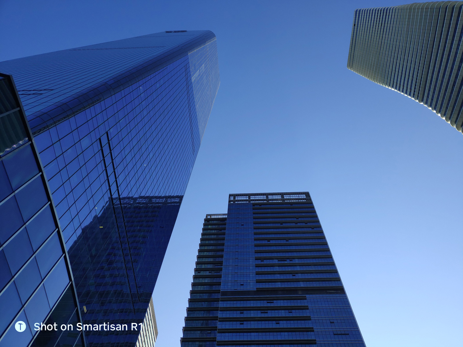 堅(jiān)果R1兩周體驗(yàn)評(píng)測(cè)：不愛(ài)我就拉倒？信老羅不后悔