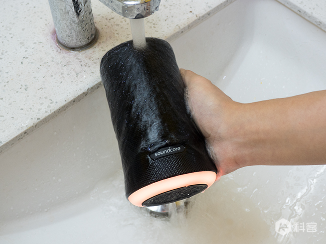 Soundcore Flare藍(lán)牙音箱評(píng)測：出彩霓虹燈 出色音質(zhì)與續(xù)航