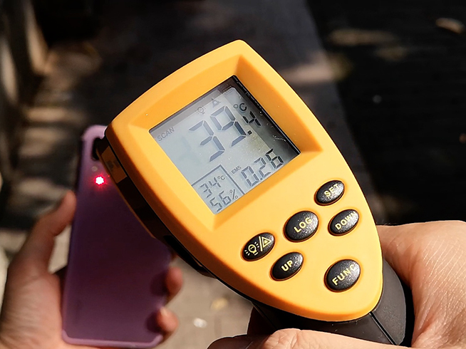 小米8榮耀Play發(fā)熱對(duì)比：35°C戶外吃雞到底有沒有影響