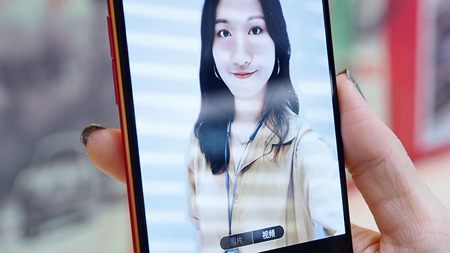 妹紙實(shí)測美圖T9對比vivo X21：專業(yè)與普通的差距