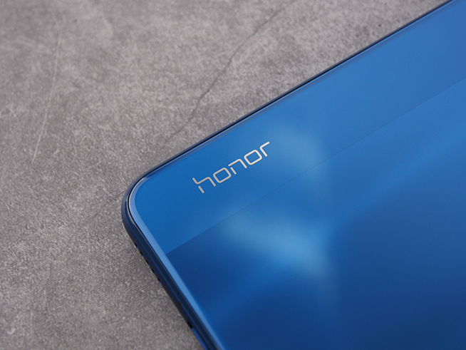 榮耀8X上手體驗：拍照效果一般 但有大屏幕高性價比 