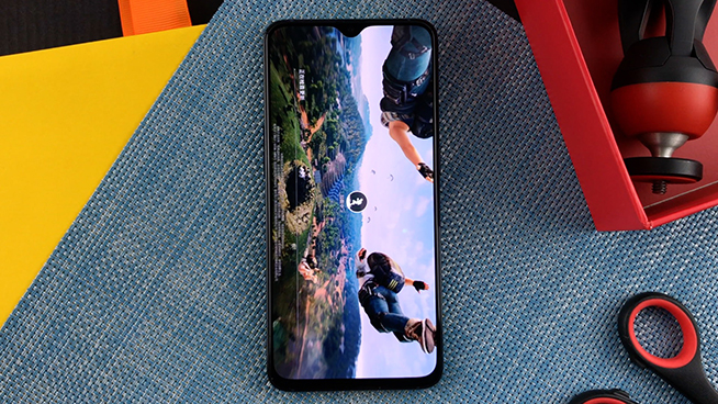 OPPO R17 Pro性能測試：驍龍710表現(xiàn)給力 吃雞過程流暢