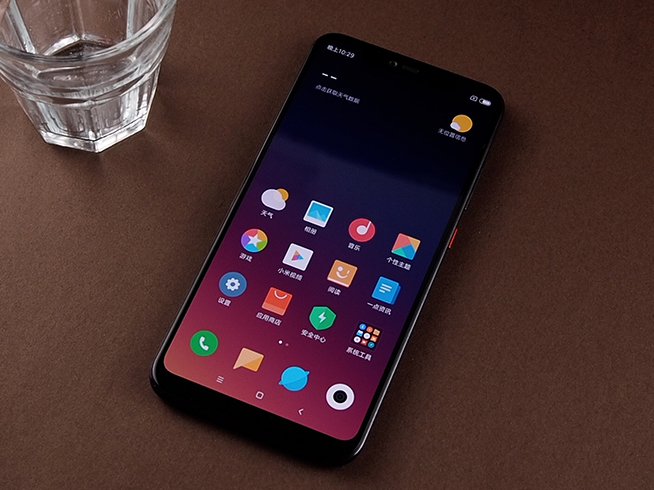 小米8屏幕指紋版體驗：高顏值 壓感屏幕指紋解鎖速度又快又準(zhǔn)