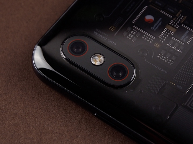 小米8屏幕指紋版體驗：高顏值 壓感屏幕指紋解鎖速度又快又準(zhǔn)