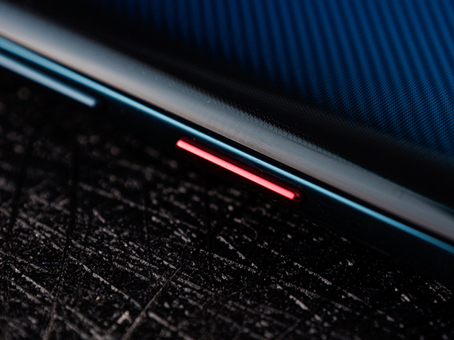 華為Mate 20 Pro開箱體驗(yàn)：3D結(jié)構(gòu)光屏內(nèi)指紋徠卡三攝