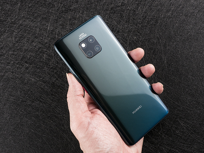 華為Mate 20設(shè)計(jì)解析：靈感來(lái)自超跑四眼車(chē)燈 工藝再創(chuàng)新