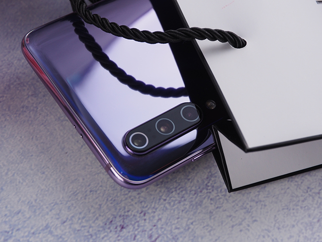 小米9上手體驗(yàn)：除了驍龍855還有后置三攝和20W無線快充