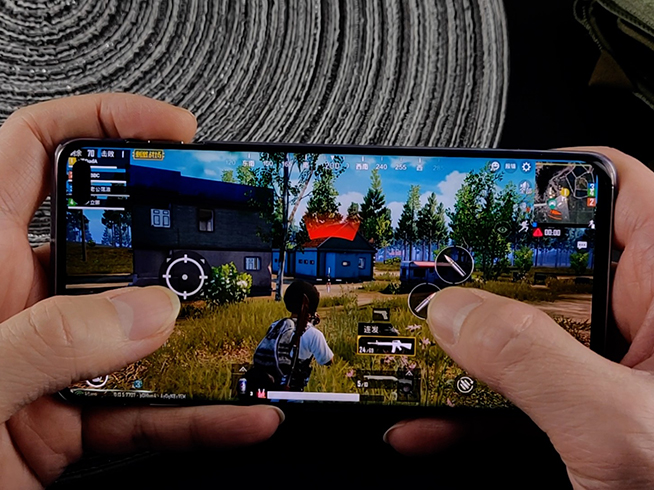 三星S10+續(xù)航測試：連續(xù)吃雞刷視頻 4100mAh電池表現(xiàn)一般