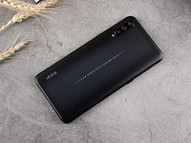 2018年Q4線上手機銷售報告:榜首竟不是小米?更多人會選擇京東