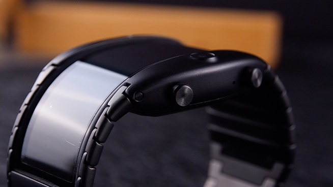 努比亞α可彎折柔性屏智能手機(jī)體驗(yàn)：新物種新玩法