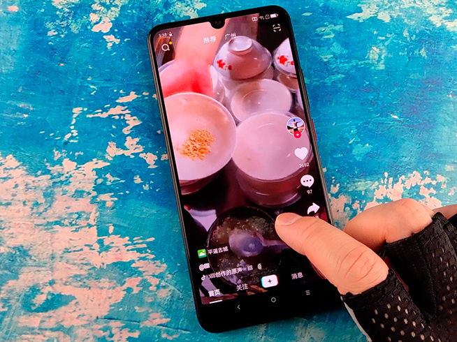 聯(lián)想Z6 Pro續(xù)航測試：4000mAh電池 火力全開吃雞能盡興