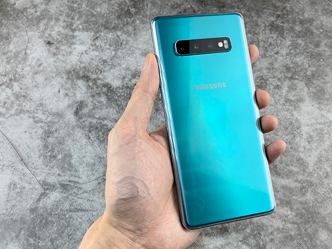 三星Galaxy S10+四大特色體驗(yàn)：夜拍加強(qiáng)，屏幕好看更好玩 