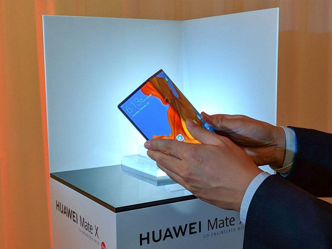 華為Mate X正式入網(wǎng)：5G折疊屏完美組合 充電速率升至65W？