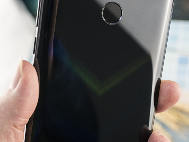 榮耀9X官方渲染圖出爐：三攝加持背部紋理亮眼 你給打幾分？