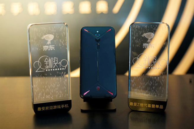 蟬聯(lián)京東金機(jī)獎 紅魔3成國內(nèi)權(quán)威榜單獎項四冠王