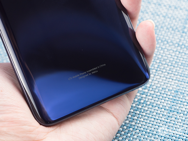 魅族16T開箱視頻：傳承極邊全面屏 超長續(xù)航錦上添花